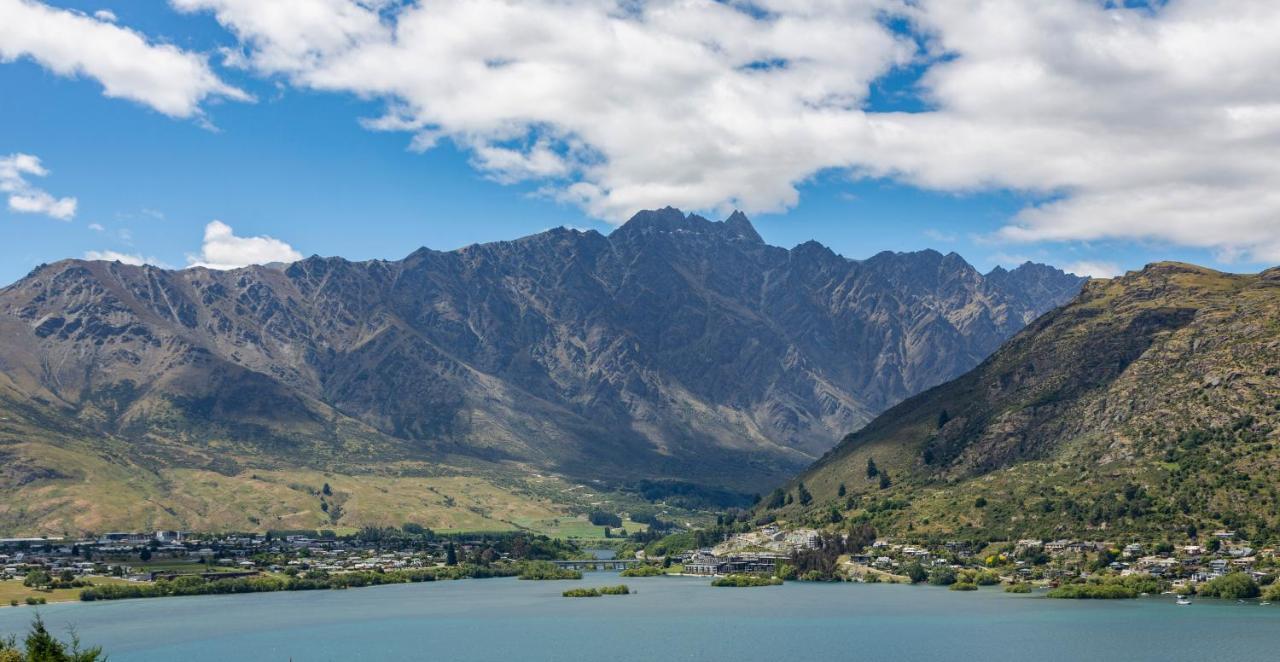 4 Bedroom Home With Elevated Views Of Lake Wakatipu & The Remarkables Queenstown Exterior foto